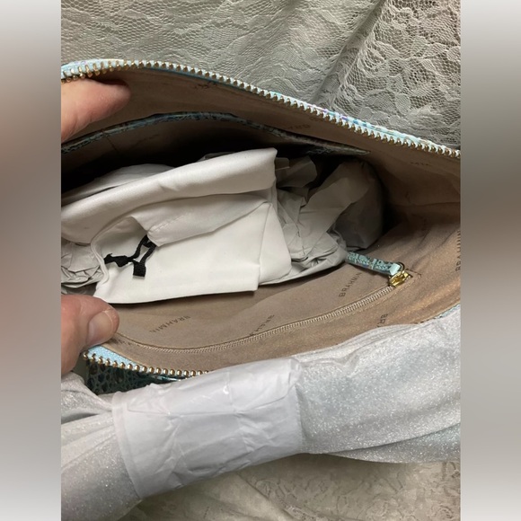 NWT **FIRM** 🌹BRAHMIN GORGEOUS Wonderland Katie Crossbody & Matching ADY wallet - Picture 4 of 6